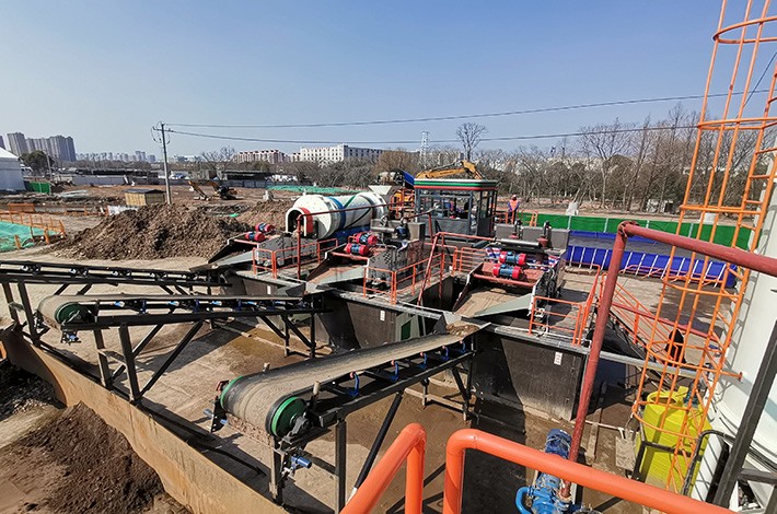 重金屬污染場(chǎng)地土壤修復(fù)現(xiàn)場(chǎng) 重金屬污染場(chǎng)地土壤修復(fù)現(xiàn)場(chǎng)