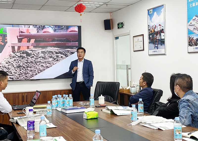 華中科技大學、中南大學一行蒞臨德森生產基地會談