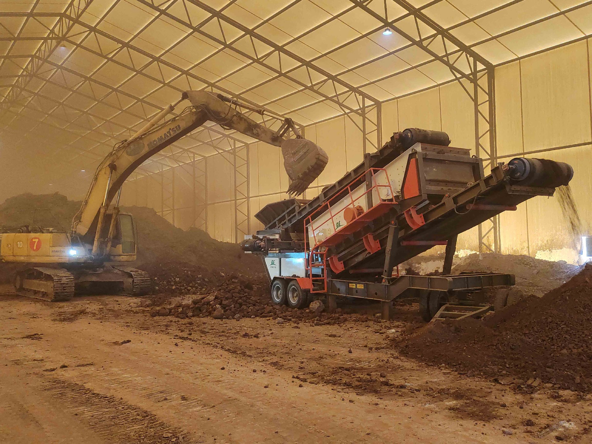 重慶移動篩分車處理現場